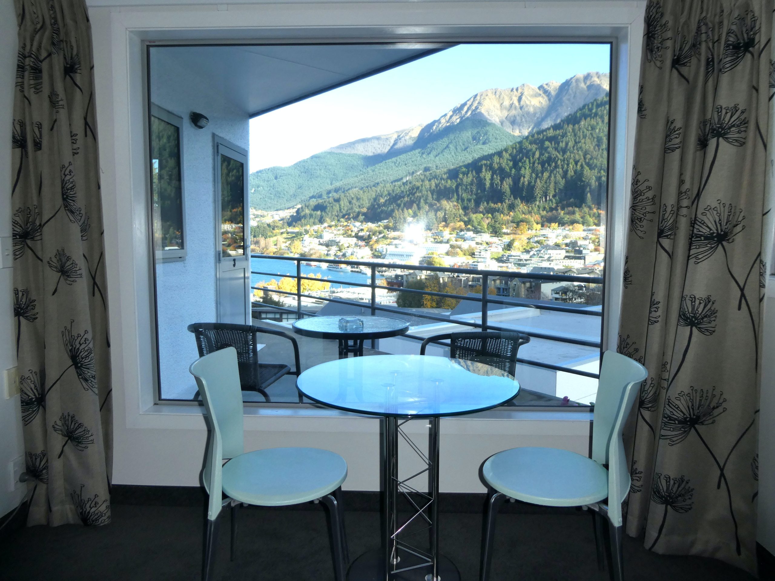 Superior Studio with Lake View - Dining2